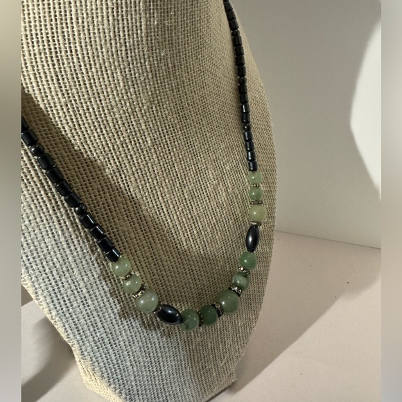 Hematite Magnetic Necklace with Green Aventurine Beads. (D-I) - Picture 2 of 4